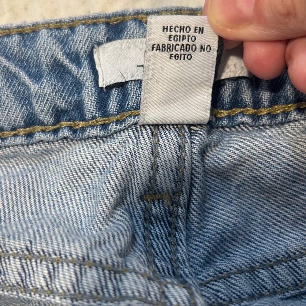 Forever 21 Premium‎ Light Wash Distressed Mom Jeans Size 31x28 - Picture 7 of 9